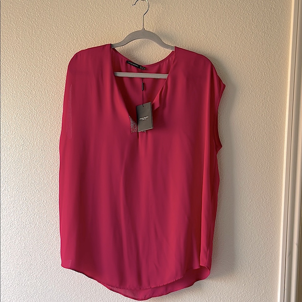 Women's hit Pink Blouse. Size M